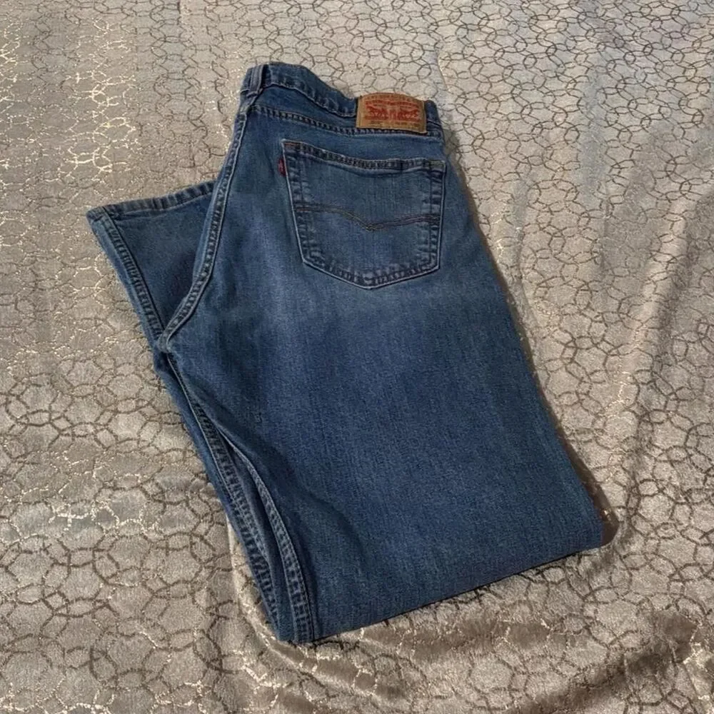Levi-s Men's Blue and Navy Jeans